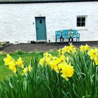 Changeover day @oldmoorens Hope the sun comes out for our next guests 🤞🌤🌈 #visitshetland #promoteshetland #selfcatering #islandholiday #cottageholiday #holiday2021 #peeriecheekyhelpers