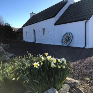 Well done @_diane_thomson for winning the giveaway we’ve run this week with @ninianshetland Look forward to welcoming you for your stay at Old Moorens! Thanks to all who’ve liked and shared the page this week 🌼 #ninianshetland #oldmoorens